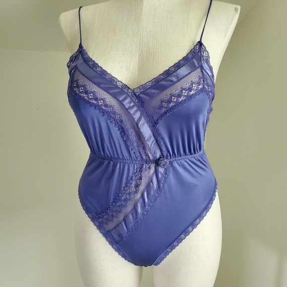 Vintage Lavender Silky Satin Spaghetti Strap Bodysuit Playsuit with Lace Trim - Picture 2 of 9